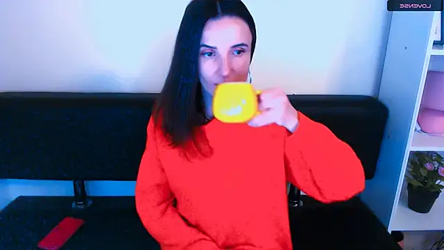 Snapshot of LaimaV_ chatting on December 29, 11:07 am LaimaV online show from December 29, 11:07 am