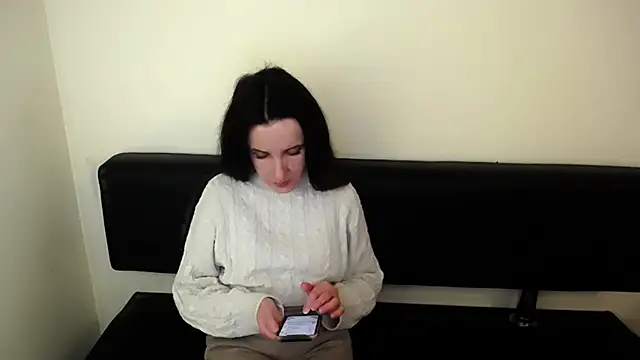 Snapshot of LaimaV_ chatting on October 13, 7:52 am LaimaV online show from October 13, 7:52 am