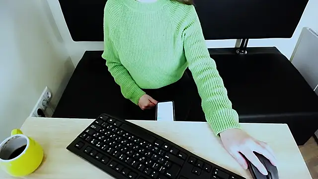 Snapshot of LaimaV_ chatting on October 26, 9:48 am LaimaV online show from October 26, 9:48 am