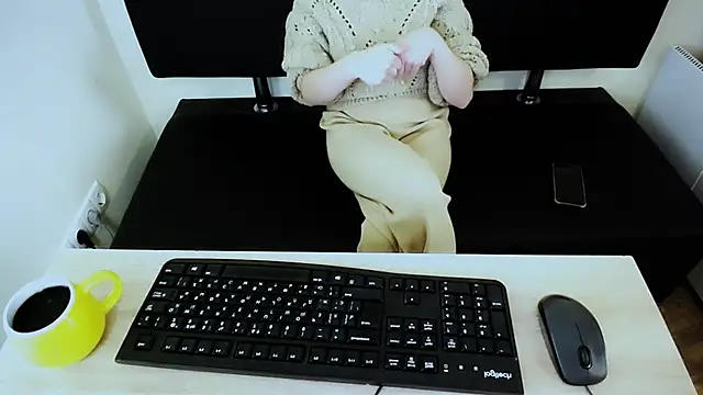 Snapshot of LaimaV_ chatting on October 28, 8:51 am LaimaV online show from October 28, 8:51 am