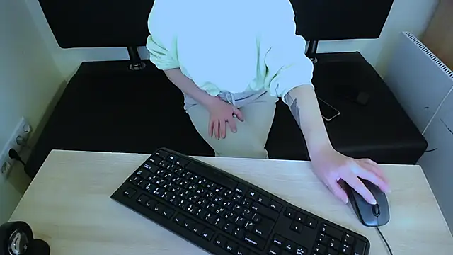 Snapshot of LaimaV_ chatting on October 30, 5:24 pm LaimaV online show from October 30, 5:24 pm