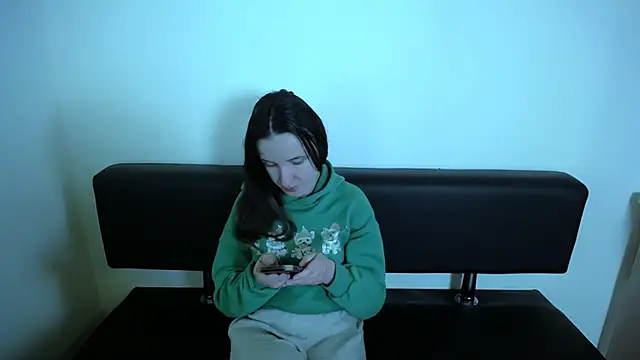 Snapshot of LaimaV_ chatting on November 30, 11:14 am LaimaV online show from November 30, 11:14 am