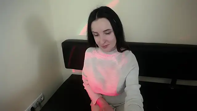 Snapshot of LaimaV_ chatting on December 5, 1:42 pm LaimaV online show from December 5, 1:42 pm