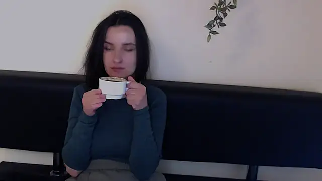 Snapshot of LaimaV_ chatting on April 28, 10:20 am LaimaV online show from April 28, 10:20 am