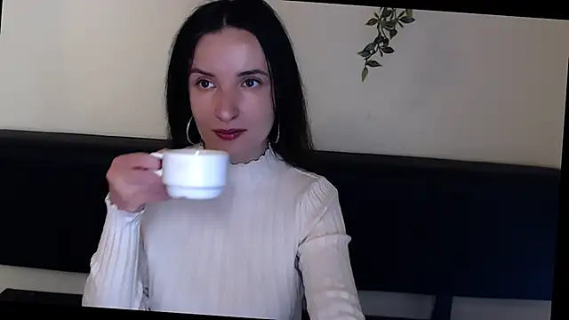 Snapshot of LaimaV_ chatting on May 2, 9:58 am LaimaV online show from May 2, 9:58 am