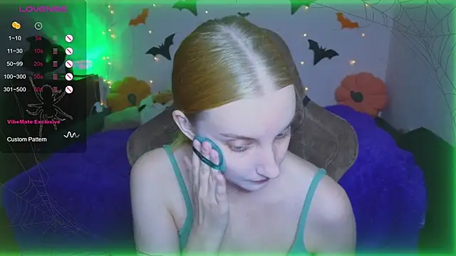 Snapshot of Fluffy_muffin_ chatting on October 24, 3:30 pm Fluffy muffin online show from October 24, 3:30 pm