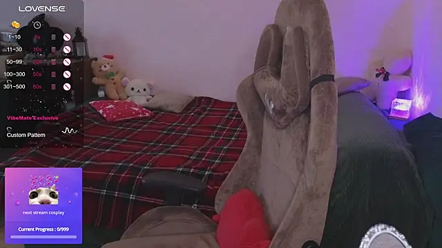 Snapshot of Fluffy_muffin_ chatting on November 11, 8:47 am Fluffy muffin online show from November 11, 8:47 am