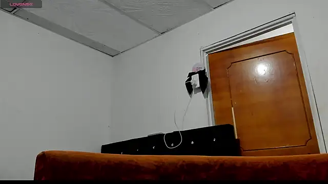 Snapshot of chloe_evanx_ chatting on December 11, 7:36 pm chloe evanx online show from December 11, 7:36 pm