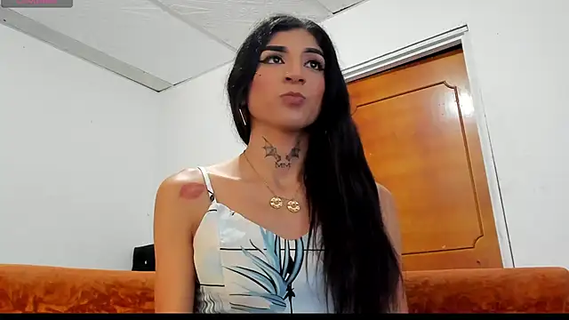 Snapshot of chloe_evanx_ chatting on December 14, 9:13 pm chloe evanx online show from December 14, 9:13 pm