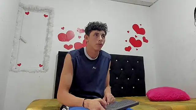 Snapshot of chloe_evanx_ chatting on March 18, 7:10 pm chloe evanx online show from March 18, 7:10 pm