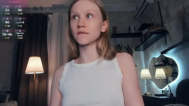 AnitaaClark online show from October 6, 7:33 pm