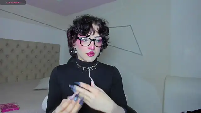 melodybonss  online show from October 12, 4:11 am