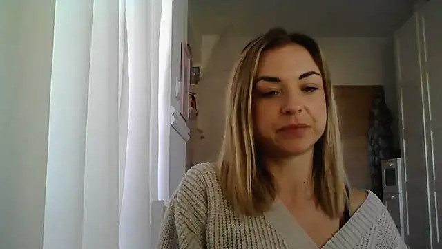 Snapshot of ashley_xlove chatting on March 10, 7:42 am ashley xlove online show from March 10, 7:42 am