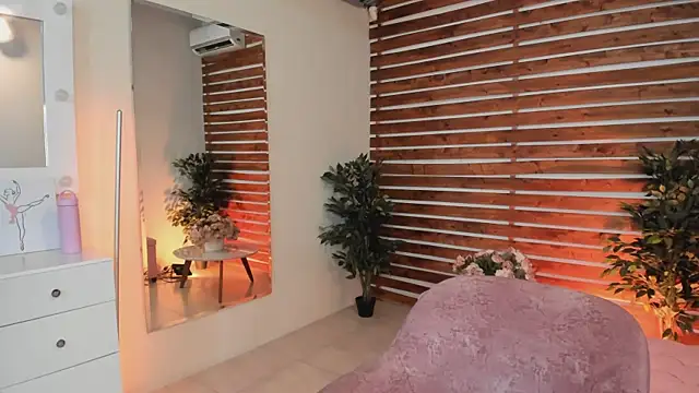 Sapphire Venuss online show from January 31, 10:10 pm