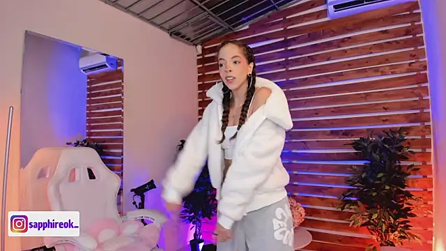 Sapphire Venuss online show from March 18, 1:09 am