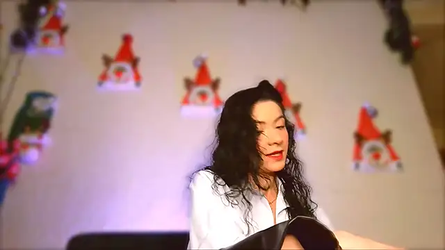 miabeautyxx online show from December 20, 11:32 am