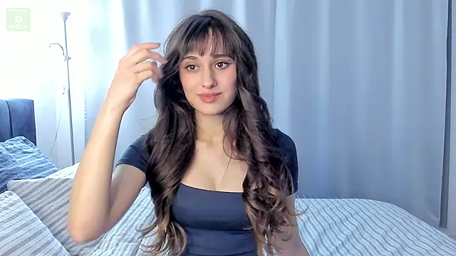 erika hoiree online show from February 20, 4:09 am