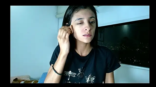 Snapshot of thedianakaro chatting on February 28, 3:04 am thedianakaro online show from February 28, 3:04 am