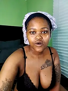 ThickPearlx23 online show from November 15, 4:10 am