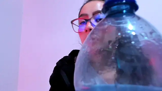 teffy lee online show from January 5, 9:03 pm