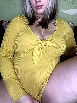 69Laura696 online show from December 5, 6:11 pm