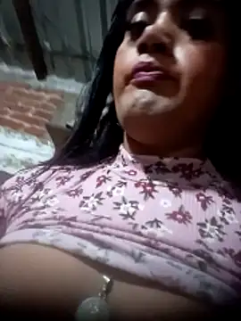 yovana13 online show from October 26, 9:15 am