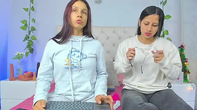 Luci And Sofi online show from January 8, 2:03 pm