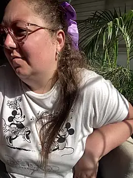 Chloee ep online show from December 12, 7:26 pm