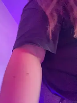 Chloee ep online show from December 13, 8:37 pm