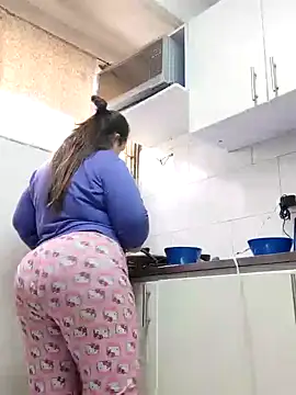 Chloee ep online show from February 8, 6:55 pm