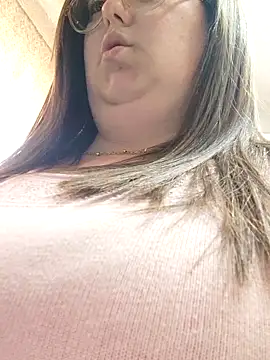 Chloee ep online show from March 20, 4:42 pm