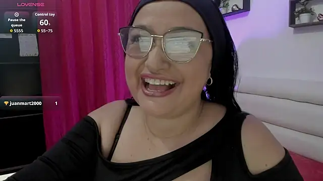 Gia Nahomi online show from October 11, 9:46 pm