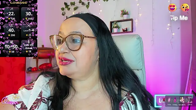 Gia Nahomi online show from March 28, 11:15 pm