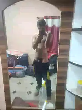 Snapshot of loganwollf chatting on January 28, 5:24 pm loganwollf online show from January 28, 5:24 pm