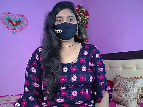 Hot Maleka online show from February 4, 4:13 pm