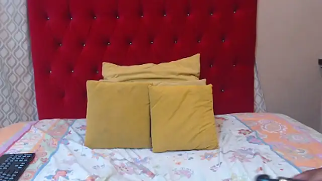 sexychocolatbox10 online show from March 26, 5:35 am