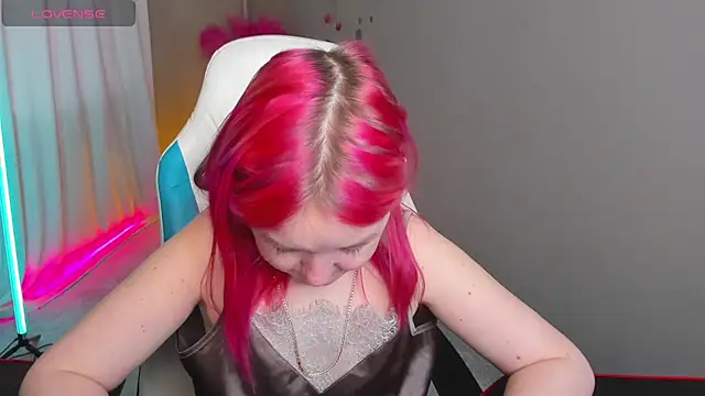 Snapshot of Sara_Robinson chatting on January 22, 10:40 am Sara Robinson online show from January 22, 10:40 am