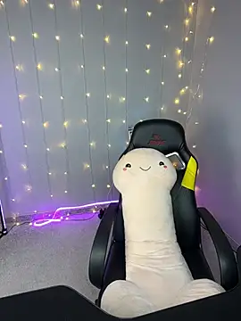 Snapshot of Sara_Robinson chatting on January 25, 9:15 am Sara Robinson online show from January 25, 9:15 am