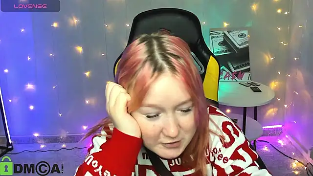 Snapshot of Sara_Robinson chatting on February 5, 4:25 pm Sara Robinson online show from February 5, 4:25 pm