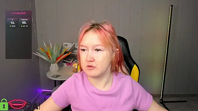 Snapshot of Sara_Robinson chatting on February 9, 10:20 am Sara Robinson online show from February 9, 10:20 am