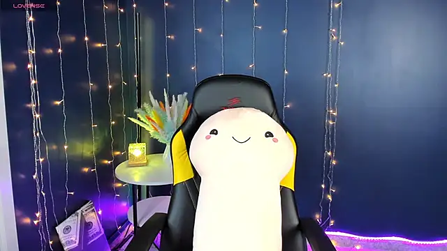 Snapshot of Sara_Robinson chatting on February 13, 9:30 am Sara Robinson online show from February 13, 9:30 am