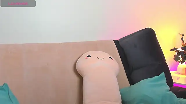 Snapshot of Sara_Robinson chatting on February 15, 10:22 am Sara Robinson online show from February 15, 10:22 am