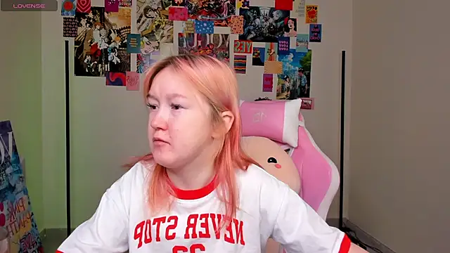 Snapshot of Sara_Robinson chatting on March 6, 3:02 am Sara Robinson online show from March 6, 3:02 am