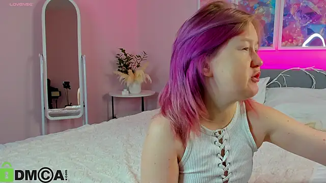 Snapshot of Sara_Robinson chatting on September 22, 2:35 am Sara Robinson online show from September 22, 2:35 am