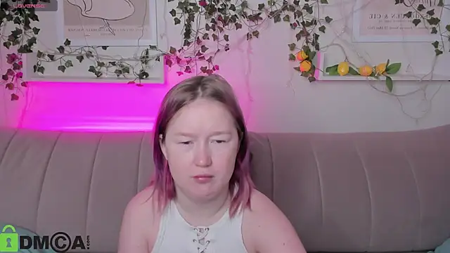 Snapshot of Sara_Robinson chatting on September 26, 2:37 am Sara Robinson online show from September 26, 2:37 am