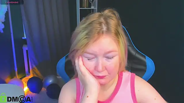 Snapshot of Sara_Robinson chatting on October 9, 8:12 am Sara Robinson online show from October 9, 8:12 am