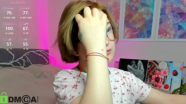 Snapshot of Sara_Robinson chatting on October 22, 2:45 am Sara Robinson online show from October 22, 2:45 am