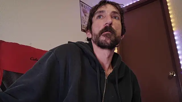 SlammyDjr online show from April 9, 2:44 pm