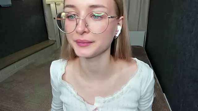 Snapshot of Tiffanyhunt chatting on January 27, 6:09 pm Tiffanyhunt online show from January 27, 6:09 pm