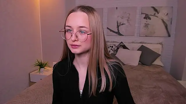 Snapshot of Tiffanyhunt chatting on February 3, 10:58 am Tiffanyhunt online show from February 3, 10:58 am